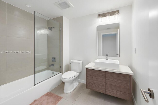 Building Photo - 1010 SW 2nd Ave