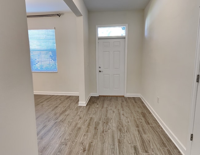 Building Photo - 472 Brunswick Dr