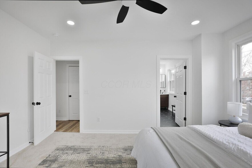 Building Photo - 423 Stoddart Ave