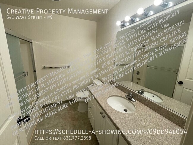 Building Photo - 541 Wave St