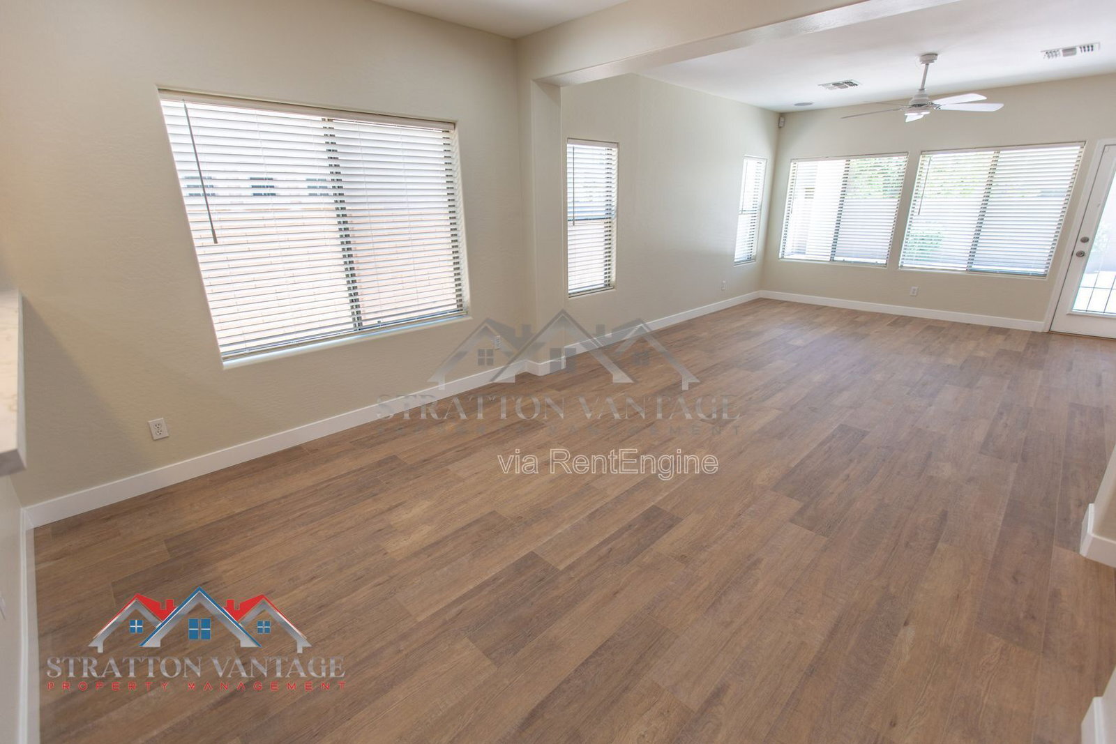 Building Photo - 16221 W Mercer Ln