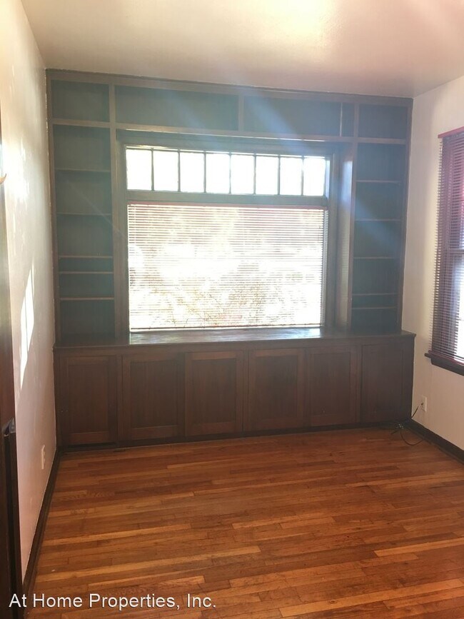 Building Photo - 4 br, 2 bath House - 861 SW Madison Avenue