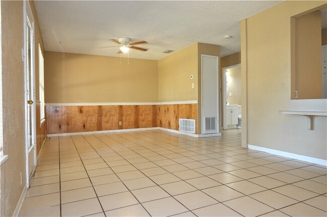 Building Photo - 114 Acacia Arch St