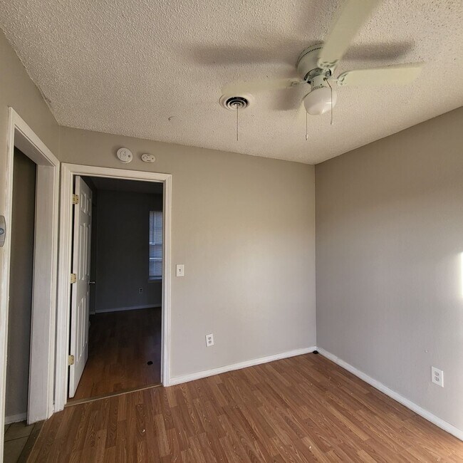 Building Photo - 206 N Mississippi St