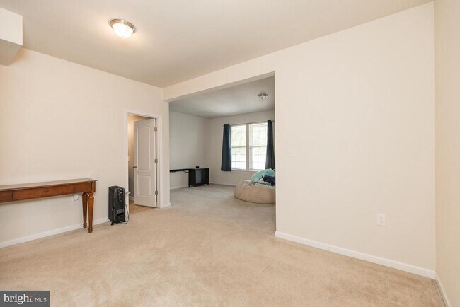 Building Photo - 155 Schramm Lp
