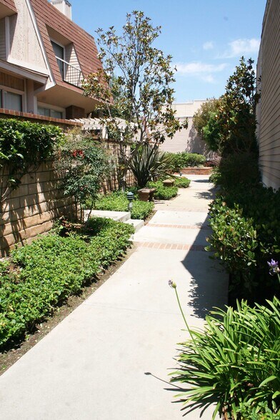 Building Photo - 13065 Mindanao Way