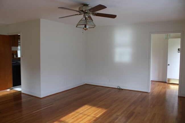 Building Photo - 1705 Hillcrest Dr W