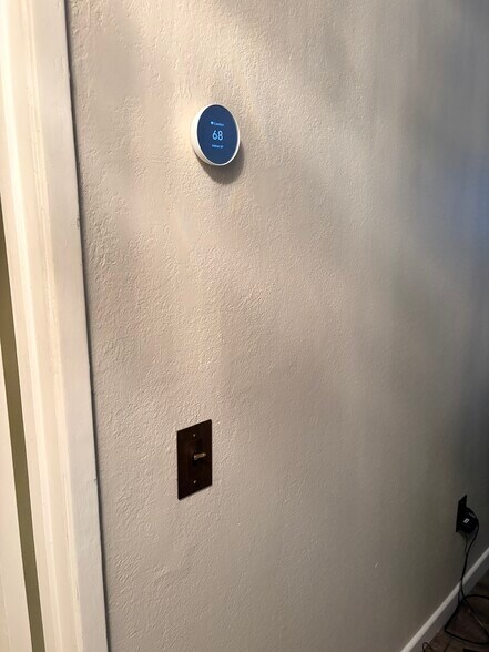 Building Photo - 17914 Magnolia Blvd