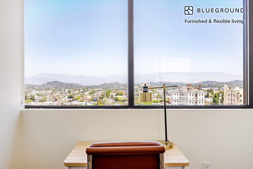 Building Photo - 2500 Wilshire Blvd