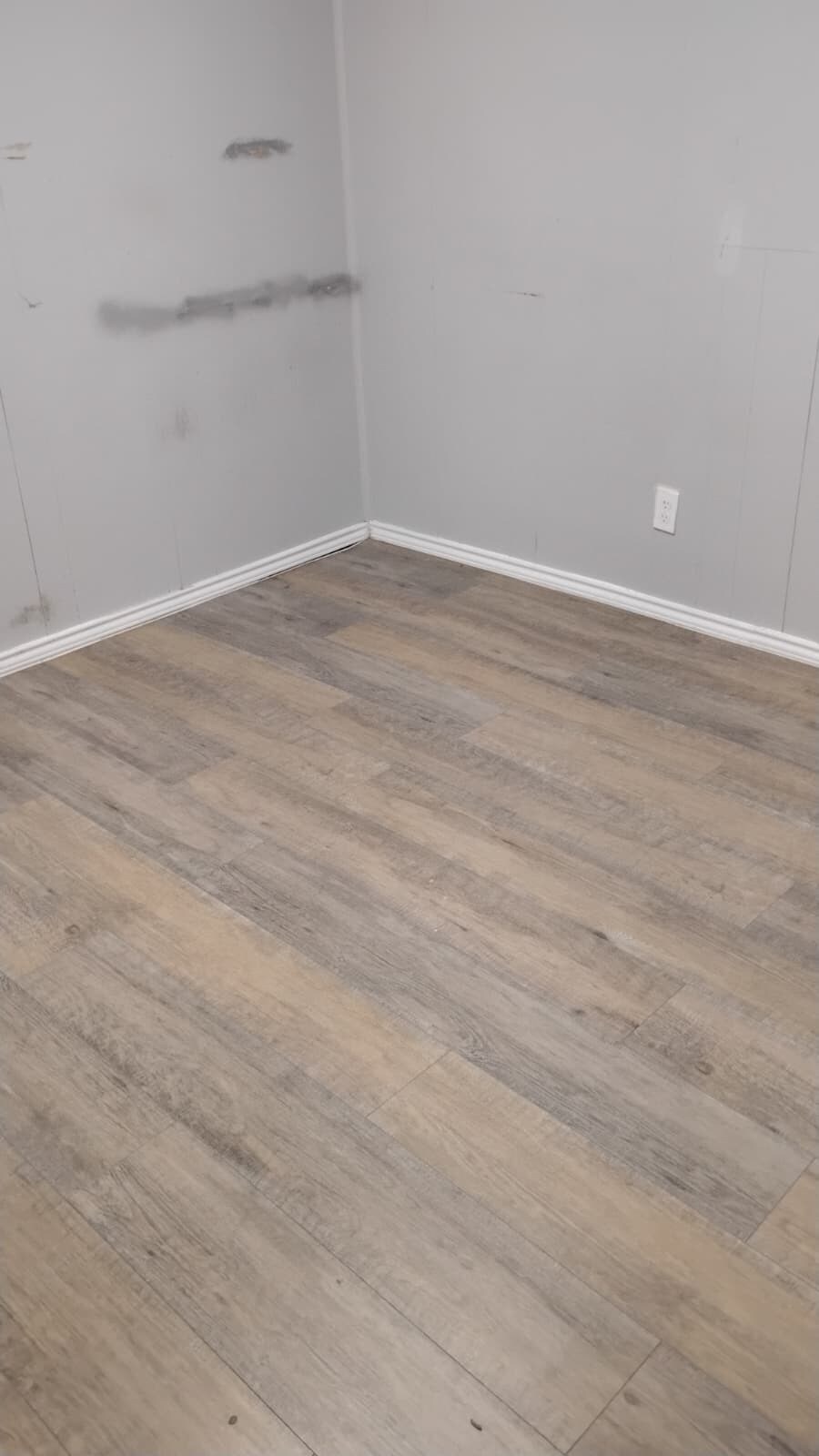 Building Photo - 211 W Huff Ave