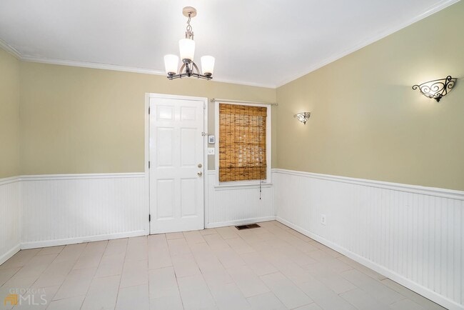 Building Photo - 3730 Marlborough Dr