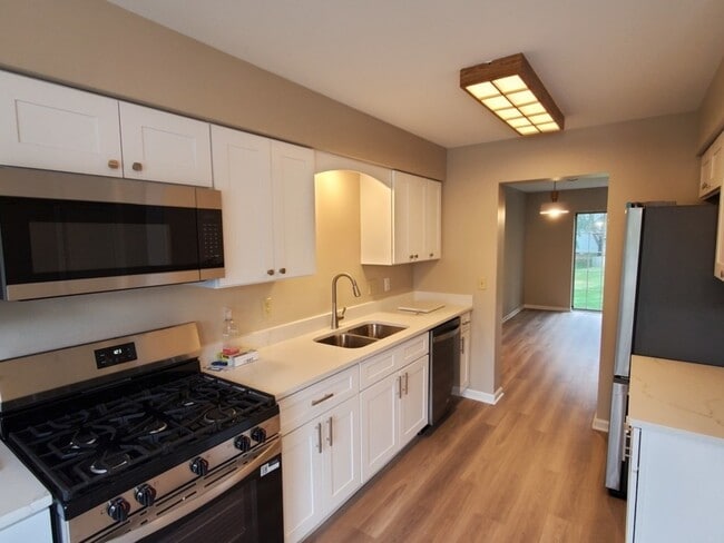 Building Photo - 1355 Dunham Ct