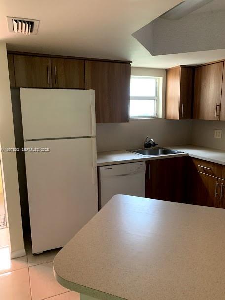 Building Photo - 8353 Lake Dr