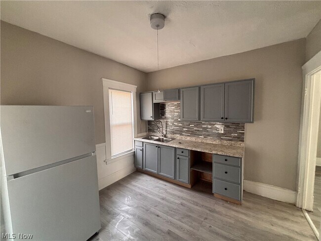 Building Photo - 7411 Cornelia Ave