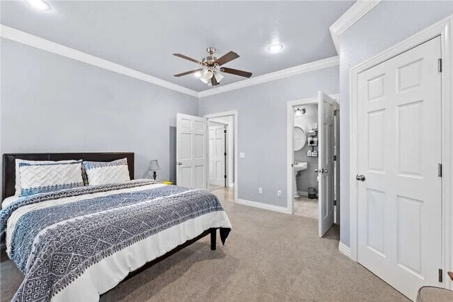 Building Photo - 38 Riviera Dr