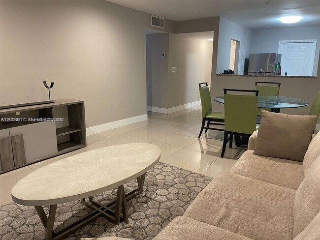 Building Photo - 15201 NE 6th Ave