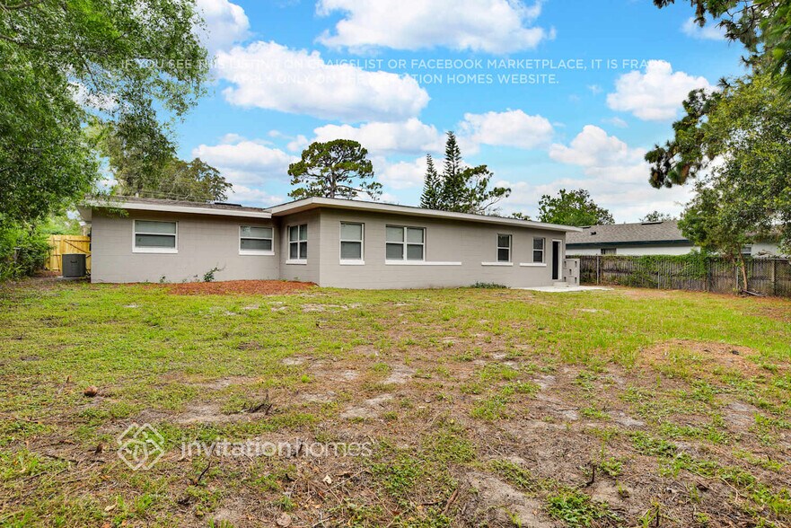 Building Photo - 5915 Westbury Dr