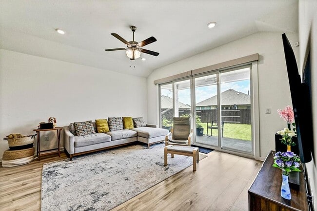 Building Photo - 2037 Wilsons Warbler Dr
