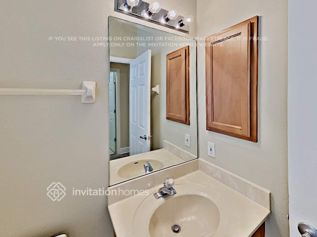 Building Photo - 638 Johns Landing Way
