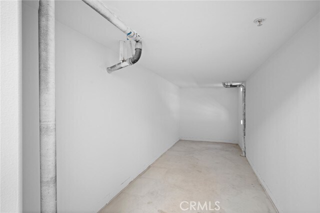 Building Photo - 5521 Kester Ave