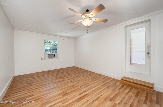 Building Photo - 42 N Fernwood Dr