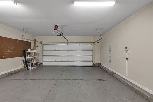 Building Photo - 238 Silver Hills Dr