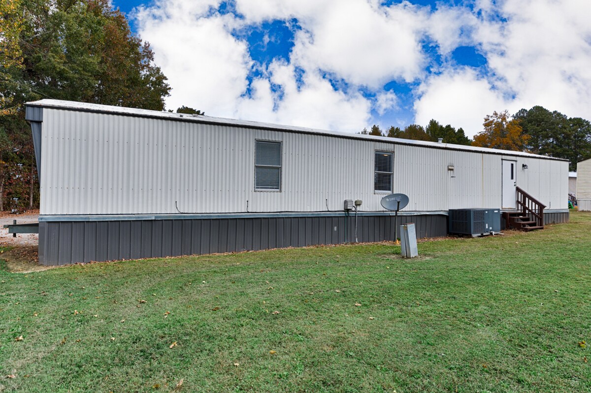 Building Photo - 415 W Limestone Rd