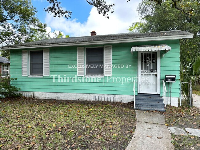 Building Photo - 435 Springfield Ct N