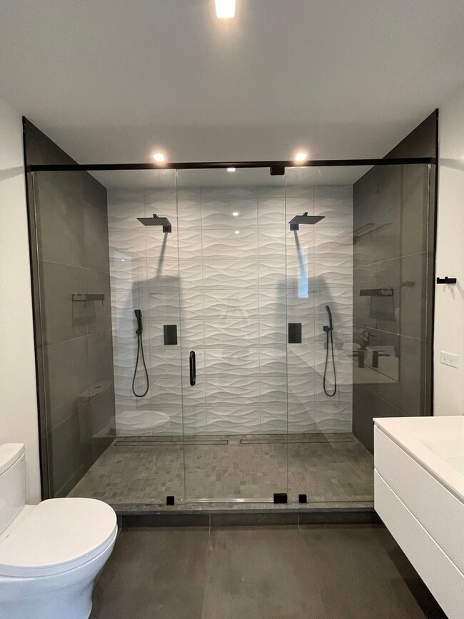 Building Photo - 719 N Elizabeth St