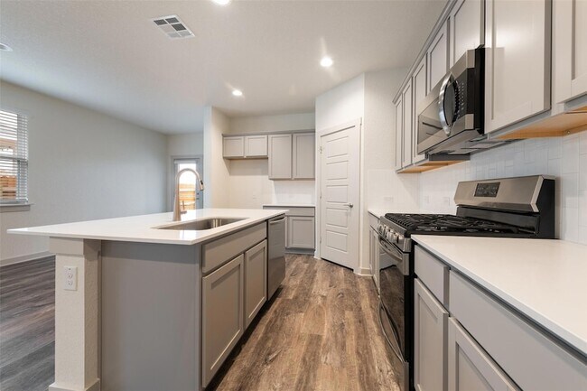 Building Photo - 289 Deserti Rd