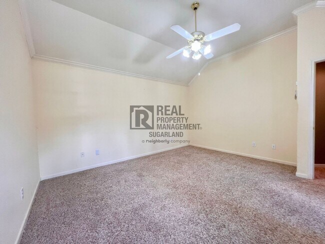 Building Photo - Gorgeous One Story Home in Sugar Land, TX