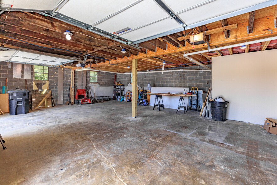 2 car garage - 9227 Amos Road
