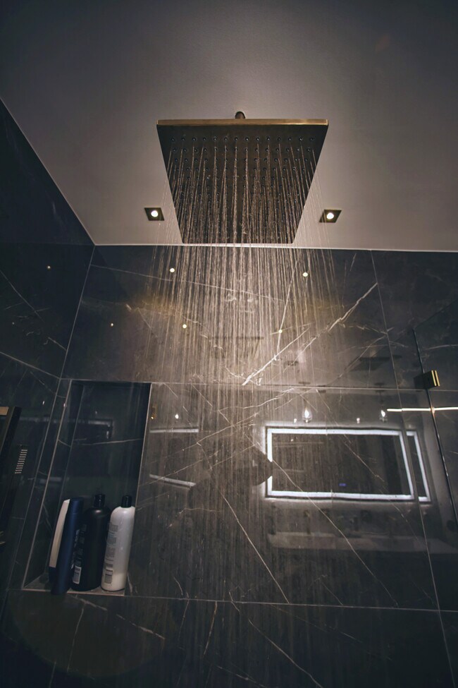 Building Photo - 8380 Waring Ave