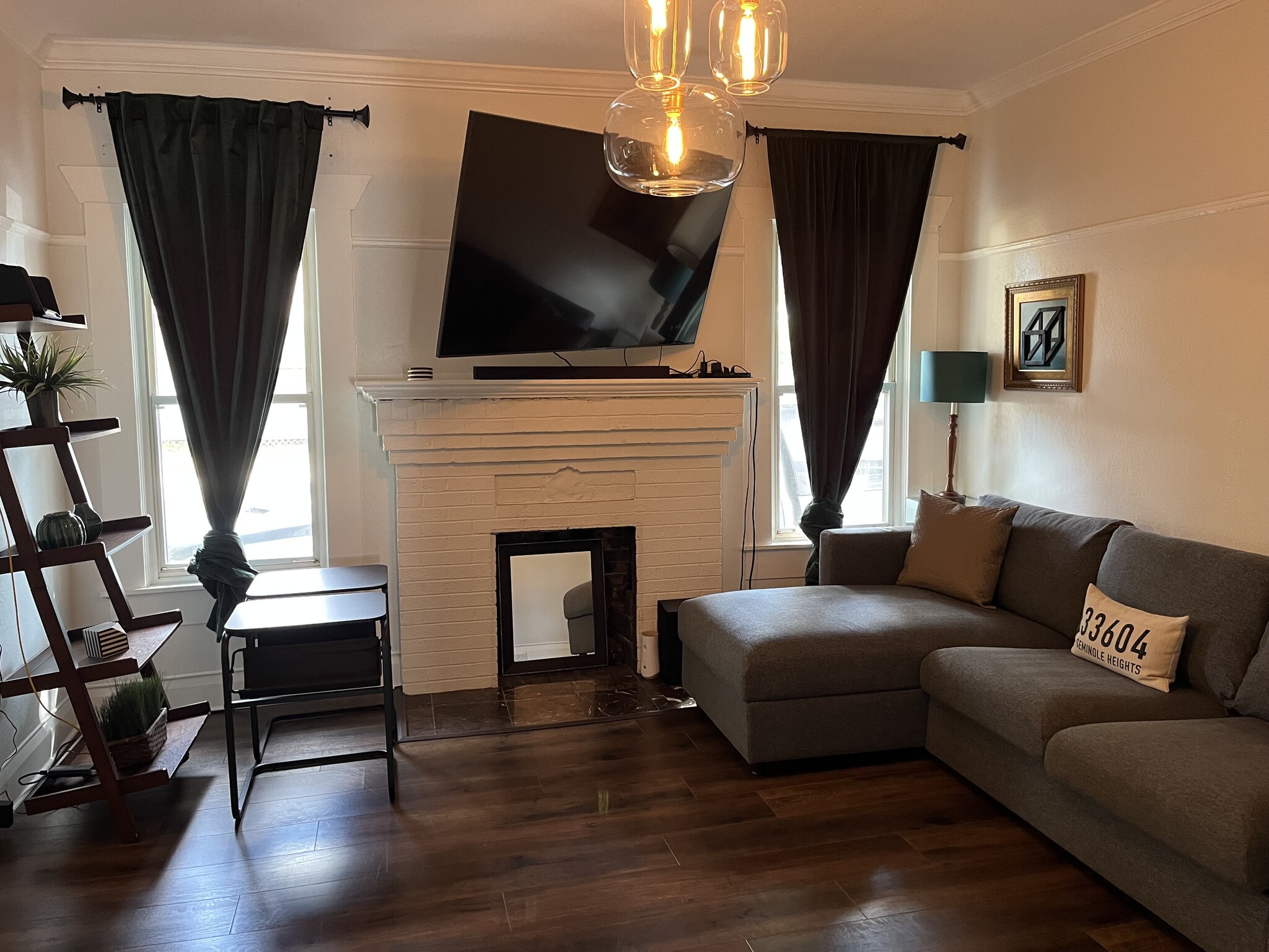 Building Photo - 402 E North St