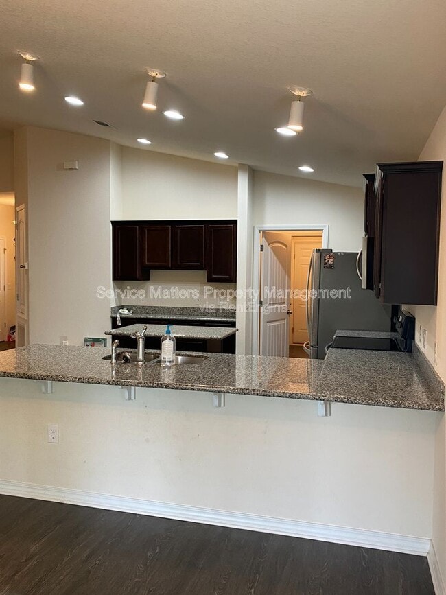 Building Photo - 5652 Peach Dr