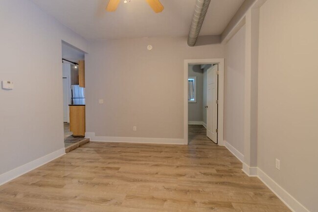 Building Photo - 933 E Front St