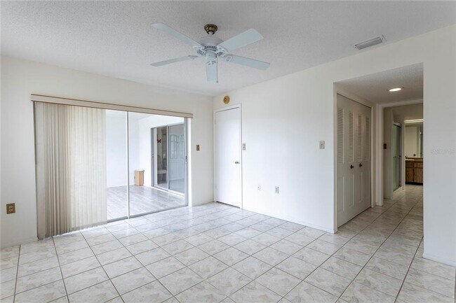 Building Photo - 3840 Staysail Ln