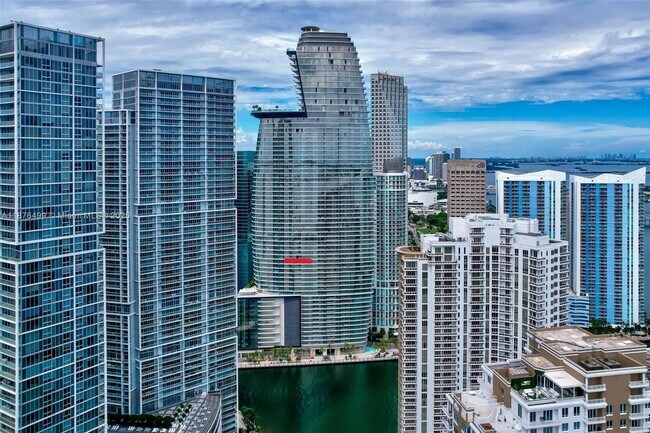 Building Photo - 300 Biscayne Blvd Way