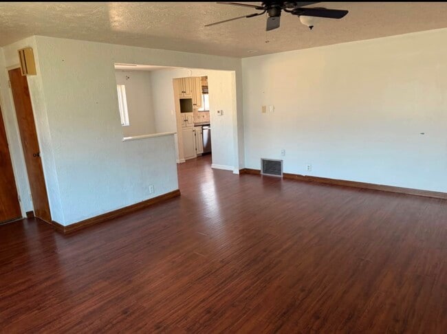 Building Photo - 113 Stull Ct