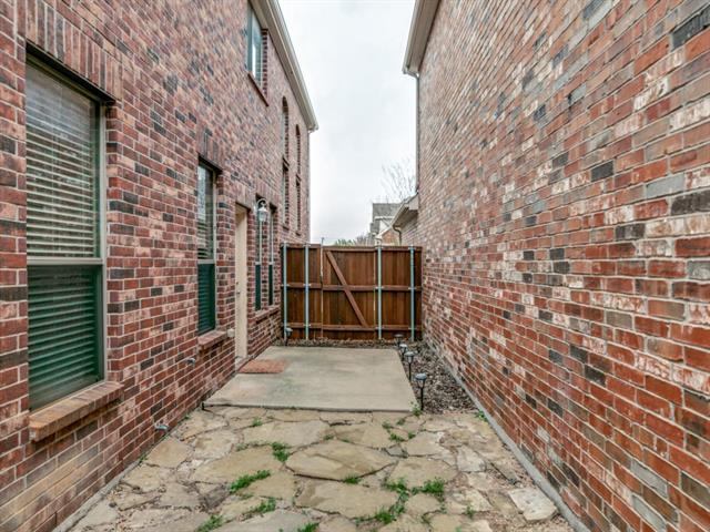 Building Photo - 7124 Dry Creek Dr