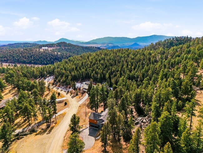 Building Photo - 191 Diamond Dr