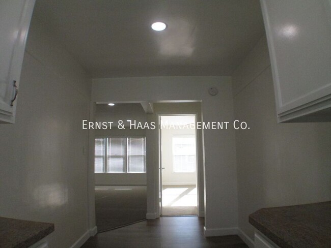 Building Photo - Lovely 1 Bedroom Apartment in Prime Bixby ...