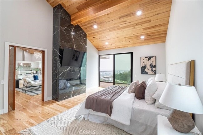 Building Photo - 8566 Hollywood Blvd