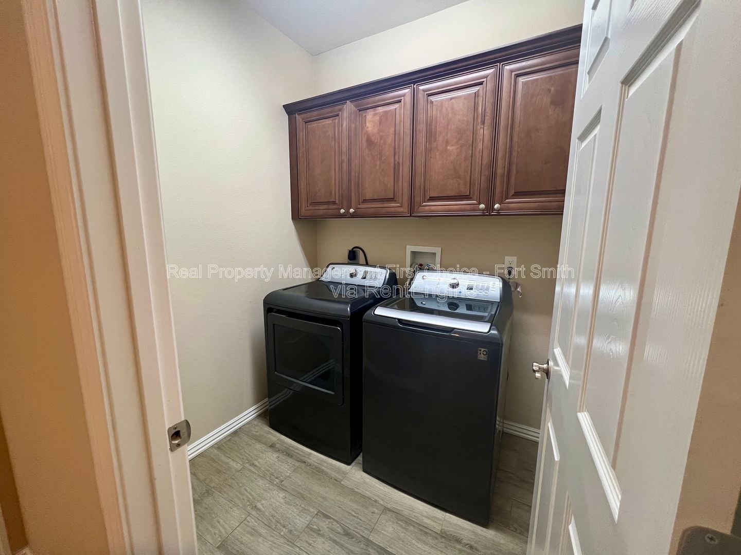 Building Photo - 9921 Landry Dr