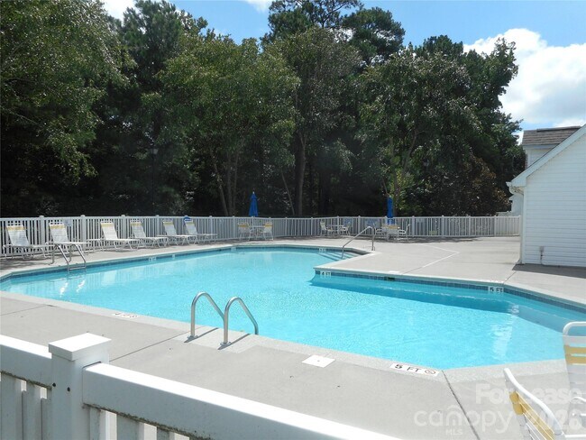 Building Photo - 322 Deep Water Ln