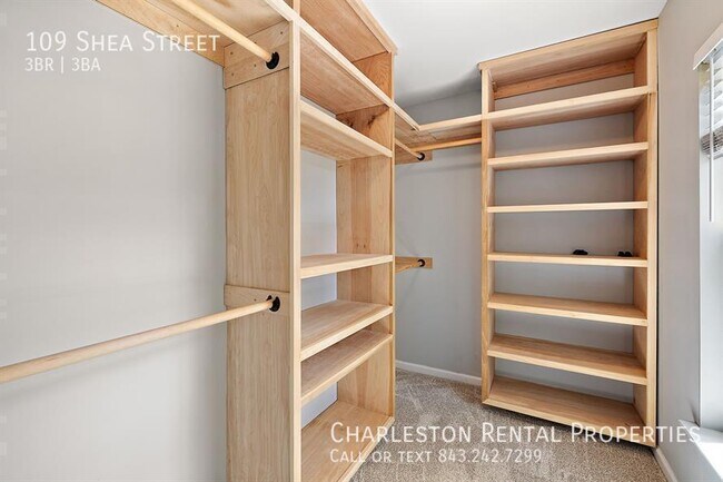 Building Photo - 109 Shea St