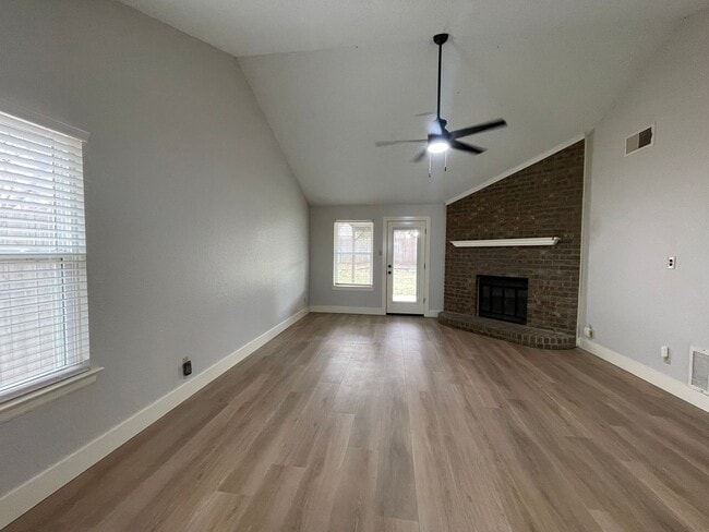 Building Photo - Gorgeous One-Story Home for rent in Euless!