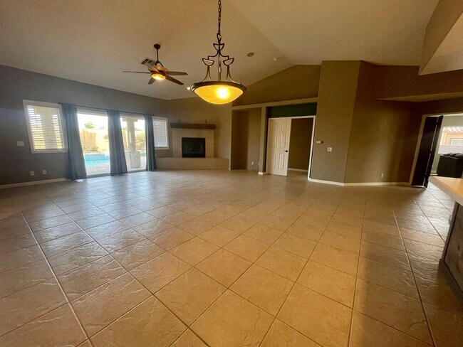 Building Photo - COMING SOON!!! Beautiful 3 Bedroom, 2 Bathroom + Den Residence in the Heart of La Quinta!
