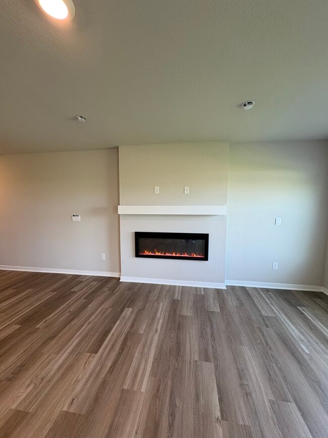 Building Photo - 1069 Daisy Ln
