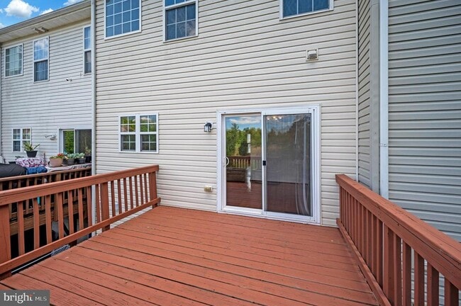 Building Photo - 104 Stingray Ct